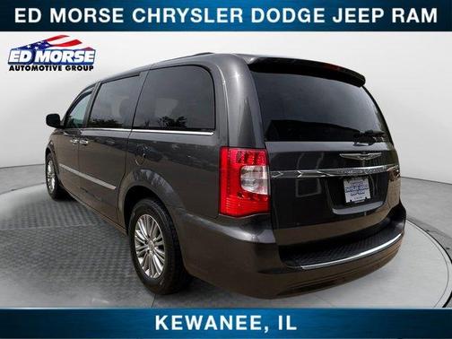 2016 Chrysler Town & Country Touring-L