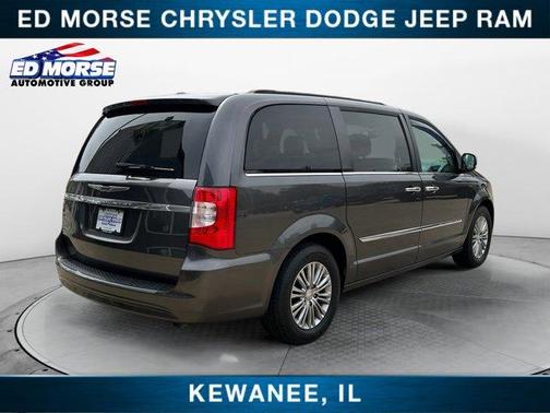 2016 Chrysler Town & Country Touring-L