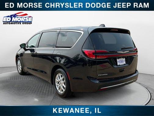 2023 Chrysler Pacifica Touring-L