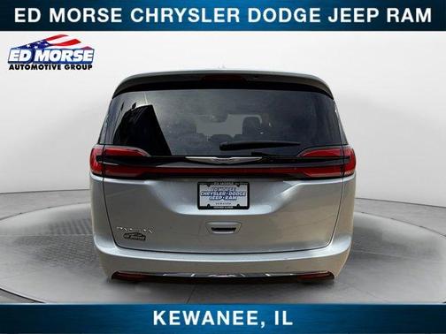 2022 Chrysler Pacifica Touring-L