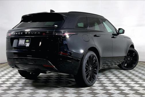 2026 Land Rover Range Rover Velar Dynamic SE