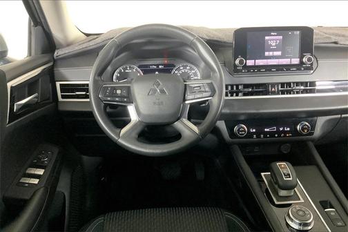 2022 Mitsubishi Outlander ES