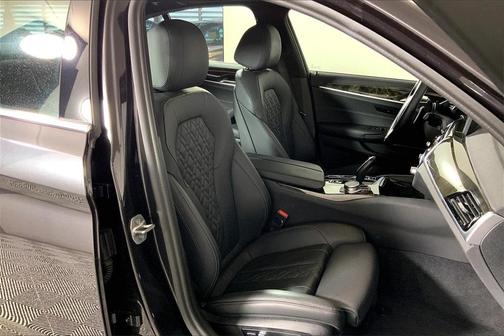 2022 BMW 540 i
