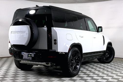 2025 Land Rover Defender P400 X-Dynamic SE