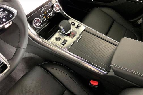 2024 Jaguar XF R-Dynamic SE