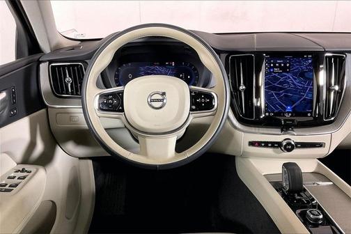 2023 Volvo XC60 B5 Plus Bright Theme