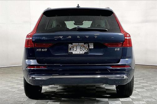 2023 Volvo XC60 B5 Plus Bright Theme