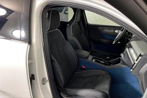 2023 Volvo C40 Recharge Pure Electric Twin Plus