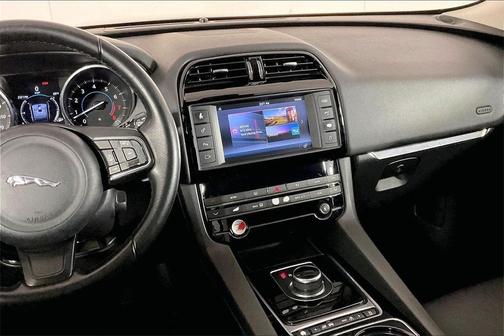 2017 Jaguar F-PACE 35t Premium