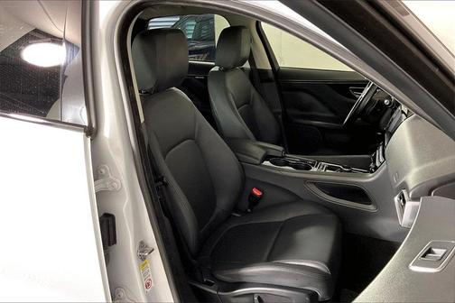 2017 Jaguar F-PACE 35t Premium