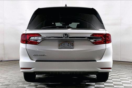 White Diamond Pearl 2019 Honda Odyssey EX-L