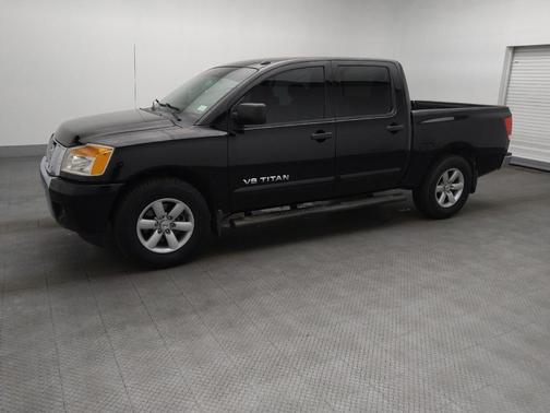 Black 2014 Nissan Titan SV