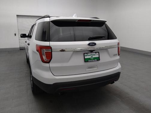 Oxford White 2017 Ford Explorer Base