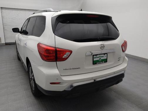 2018 Nissan Pathfinder SV