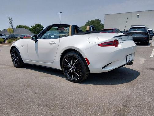 Snowflake White Pearl Mica 2026 Mazda MX-5 Miata Grand Touring
