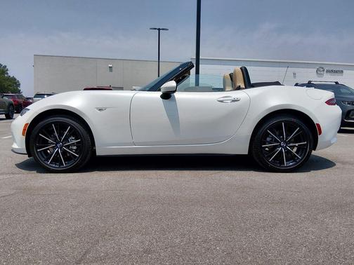 Snowflake White Pearl Mica 2026 Mazda MX-5 Miata Grand Touring