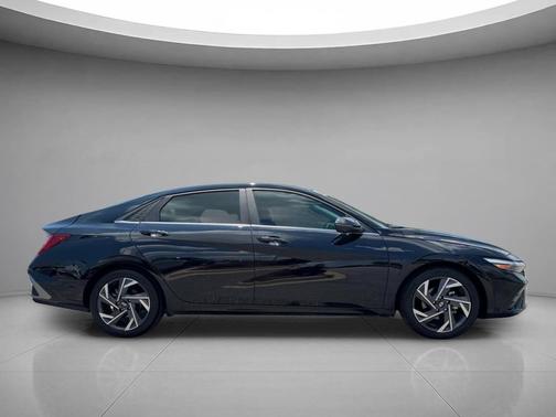 Abyss Black 2024 Hyundai ELANTRA Limited