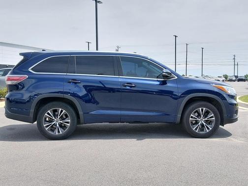 Nautical Blue Metallic 2016 Toyota Highlander XLE