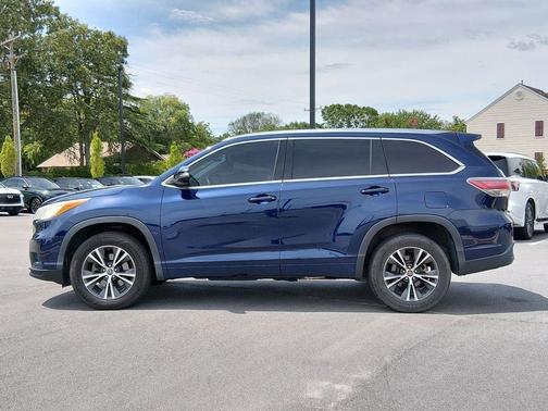 Nautical Blue Metallic 2016 Toyota Highlander XLE