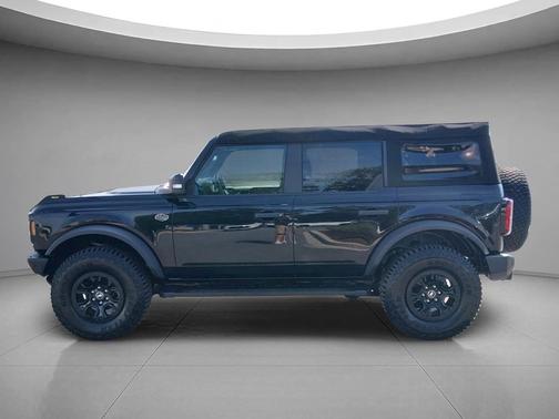 Shadow Black 2024 Ford Bronco Wildtrak