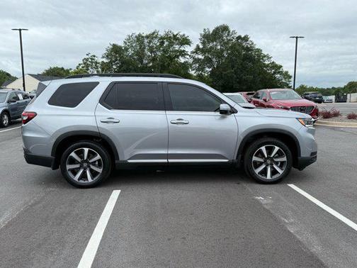 2025 Honda Pilot Touring 8-Passenger