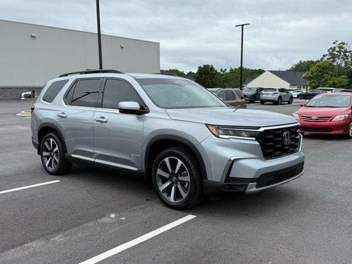2025 Honda Pilot Touring 8-Passenger