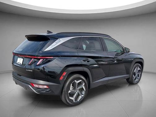Black Pearl 2024 Hyundai TUCSON Hybrid Limited