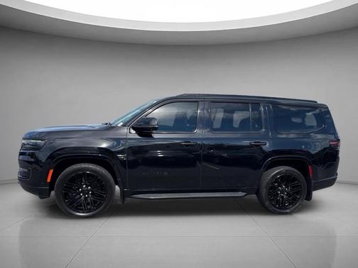 Diamond Black Crystal Pearlcoat 2023 Jeep Wagoneer Series II Carbide 4x2