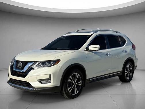 Pearl White 2018 Nissan Rogue SL