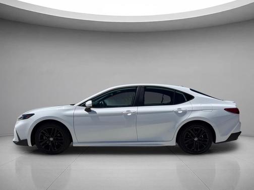 Ice Cap 2025 Toyota Camry SE