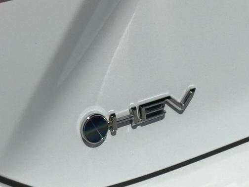 Ice Cap 2025 Toyota Camry SE