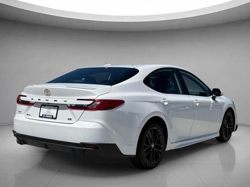 Ice Cap 2025 Toyota Camry SE