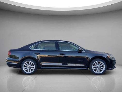 Deep Black Pearl 2017 Volkswagen Passat V6 SEL Premium
