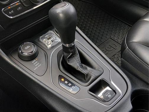 Billet Silver Metallic Clearcoat 2019 Jeep Cherokee Latitude Plus