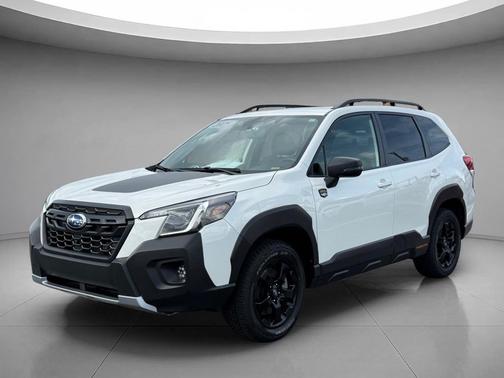 Crystal White Pearl 2025 Subaru Forester Wilderness
