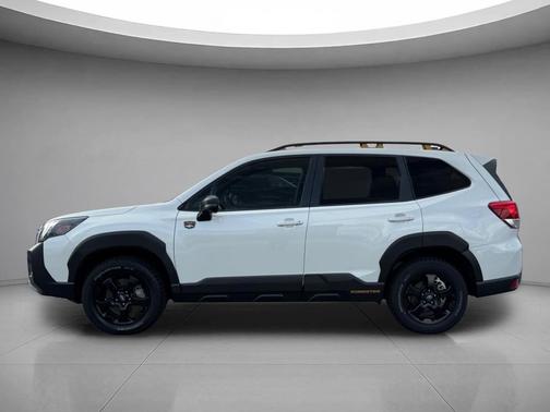 Crystal White Pearl 2025 Subaru Forester Wilderness