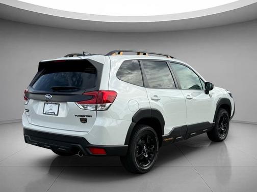 Crystal White Pearl 2025 Subaru Forester Wilderness