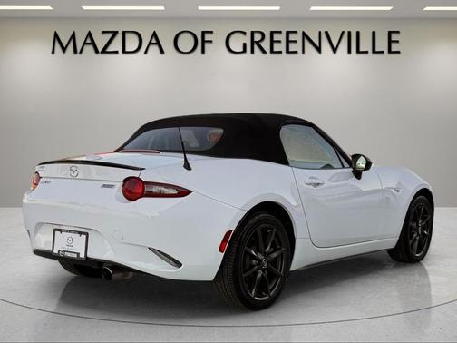 Arctic White 2016 Mazda MX-5 Miata Club