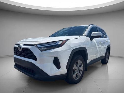 Ice Cap 2024 Toyota RAV4 XLE