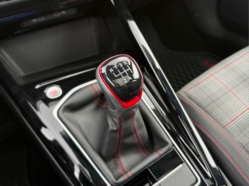 Reflex Silver/Black Roof 2024 Volkswagen Golf GTI 1.4T TSI
