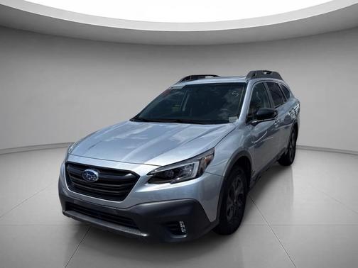 Ice Silver Metallic 2022 Subaru Outback Onyx Edition XT