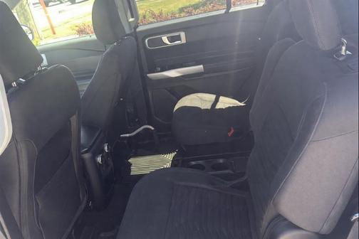 Oxford White 2021 Ford Explorer XLT