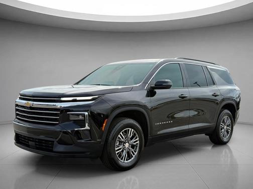 Mosaic Black Metallic 2026 Chevrolet Traverse LT