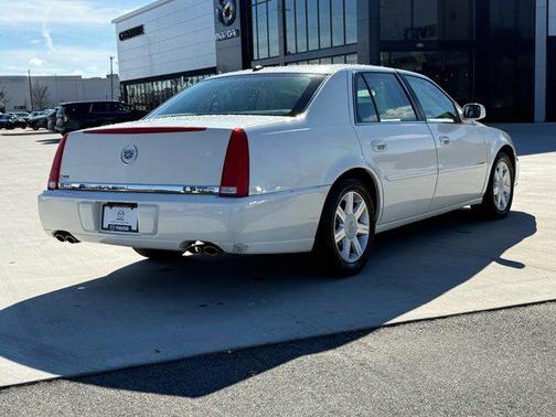2006 Cadillac DTS Base