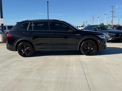 2023 Volkswagen Tiguan 2.0T SE R-Line Black 4MOTION