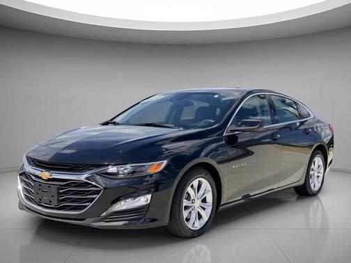 Mosaic Black Metallic 2023 Chevrolet Malibu FWD 1LT