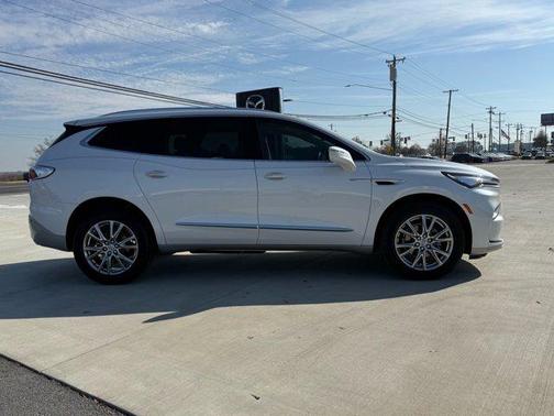 2023 Buick Enclave Essence FWD