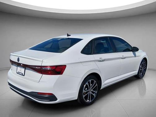 Pure White 2025 Volkswagen Jetta 1.5T Sport