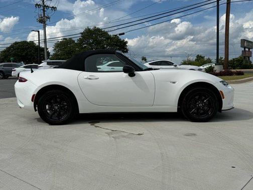2019 Mazda MX-5 Miata Sport