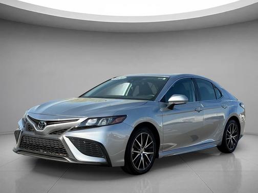 Celestial Silver Metallic 2024 Toyota Camry SE